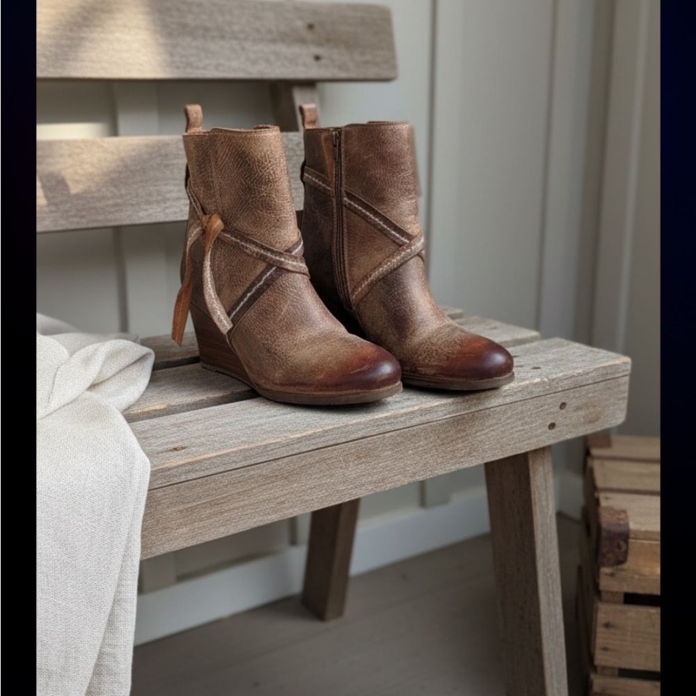 Diba True Tan Distressed Leather Ankle Boots Size: 10